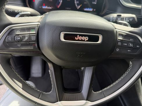 Used 2023 Jeep Grand Cherokee L Laredo AWD/4WD image 36