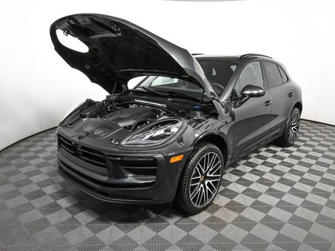 Certified 2026 Porsche Macan AWD/4WD image 34