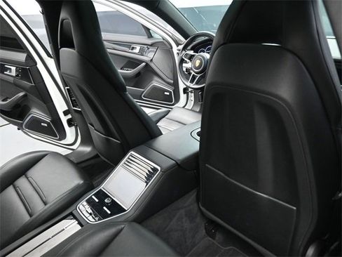 Used 2018 Porsche Panamera 4S image 27