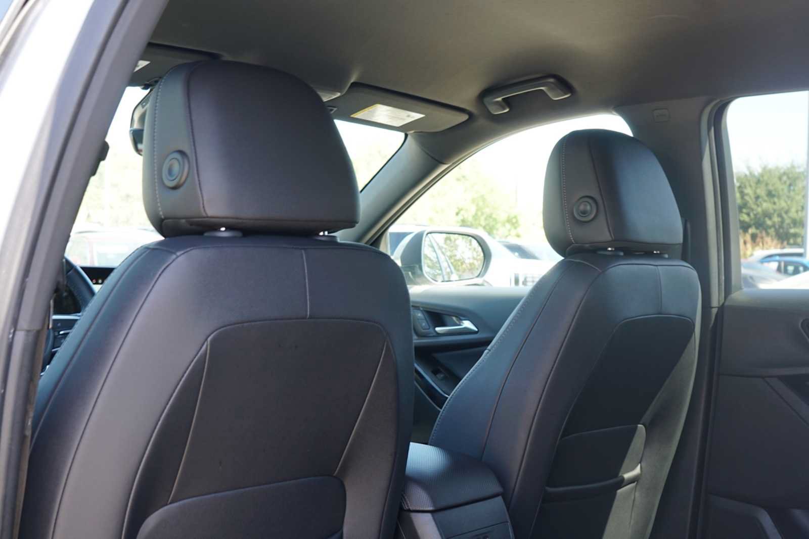 Used 2025 Chevrolet Equinox LT w/ Convenience Package II FWD image 18