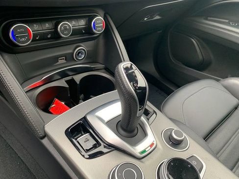 Used 2024 Alfa Romeo Stelvio Veloce AWD/4WD image 22