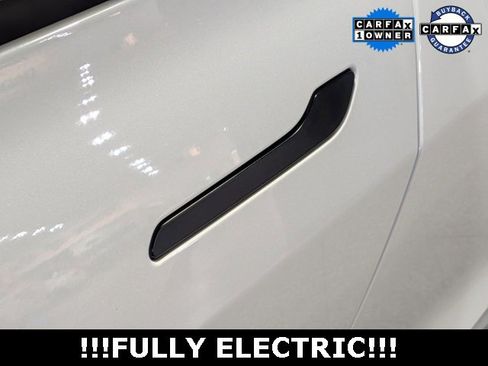 Used 2023 Tesla Model 3 Standard Range image 10