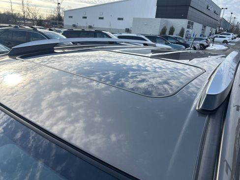 Used 2015 Toyota RAV4 Limited image 7