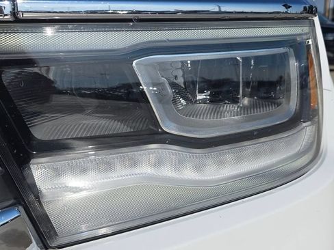 Used 2022 RAM 1500 Laramie AWD/4WD image 10