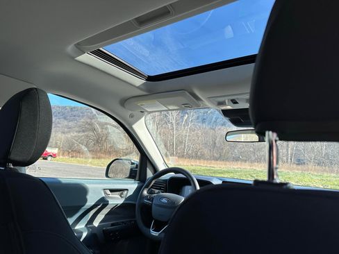 New 2025 Ford Maverick XLT w/ XLT Luxury Package image 39