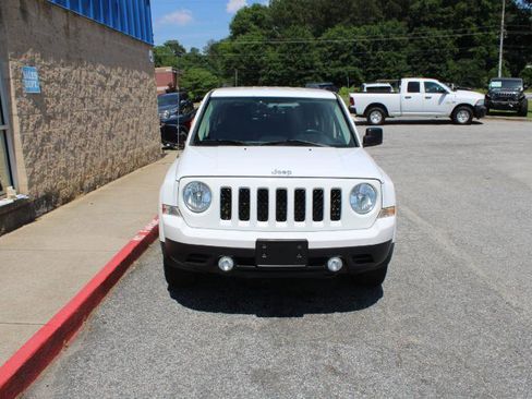 Used 2016 Jeep Patriot Latitude FWD image 2