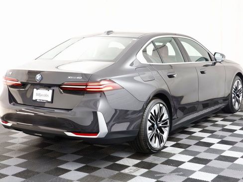 Used 2025 BMW i5 xDrive40 w/ Premium Package image 19