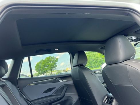 New 2025 Volkswagen Tiguan SE R-Line image 10