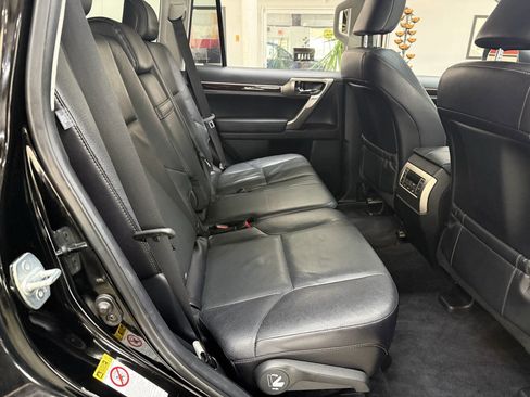 Used 2016 Lexus GX 460 w/ Premium Package AWD/4WD image 16