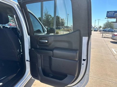 Used 2022 Chevrolet Silverado 1500 W/T w/ WT Value Package AWD/4WD image 15