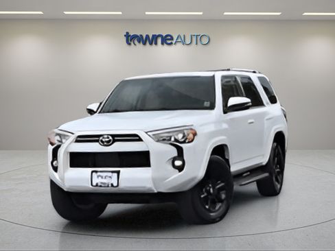 Used 2021 Toyota 4Runner SR5 Premium w/ Moonroof Package AWD/4WD image 6