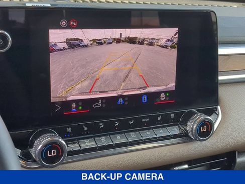 Used 2025 GMC Canyon Denali AWD/4WD image 15