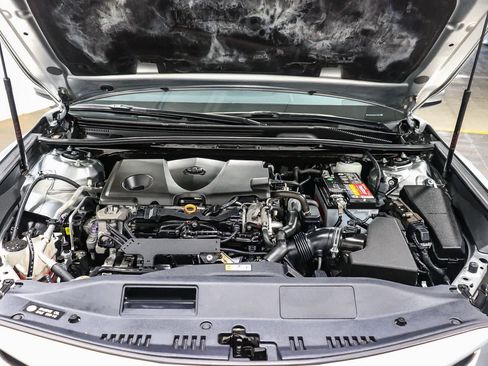 Used 2019 Toyota Camry SE FWD image 26