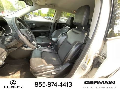 Used 2018 Jeep Compass Latitude w/ Cold Weather Group AWD/4WD image 12