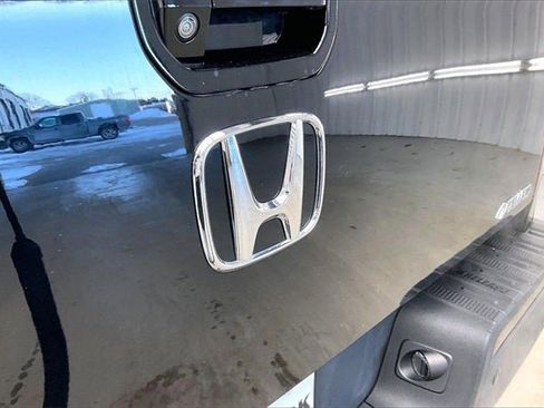 Used 2020 Honda Ridgeline Black Edition image 32