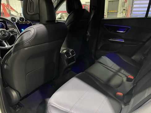 Used 2025 Mercedes-Benz GLC 300 image 5