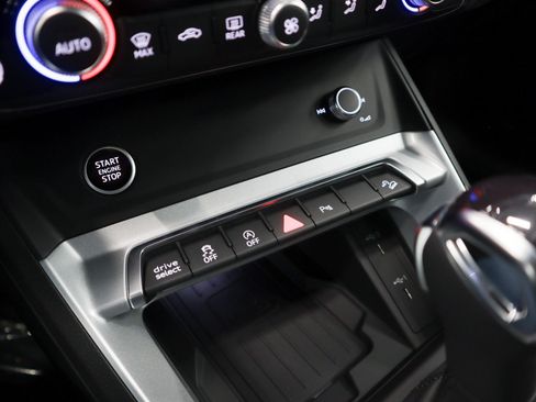 New 2025 Audi Q3 2.0T Premium image 22
