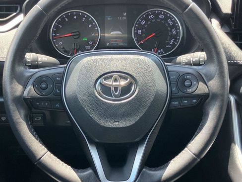 Used 2022 Toyota RAV4 XLE Premium FWD image 19
