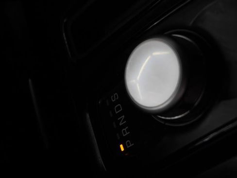 Used 2019 Chrysler 300 S RWD image 16
