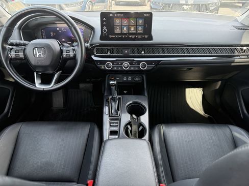 Used 2022 Honda Civic Touring image 10