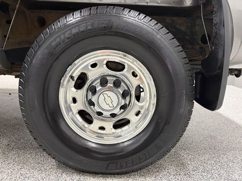 Used 2006 Chevrolet Silverado 2500 LT w/ Heavy-Duty Power Package AWD/4WD image 9