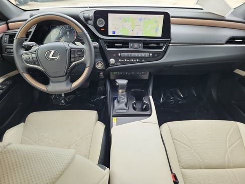 Used 2024 Lexus ES 350 Ultra Luxury image 2