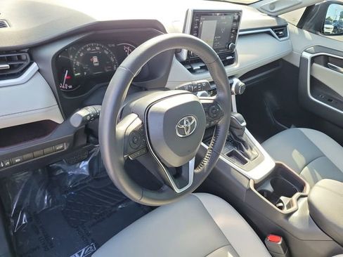 Used 2021 Toyota RAV4 Limited image 22