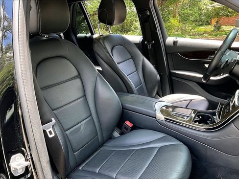 Used 2020 Mercedes-Benz GLC 300 4MATIC image 29