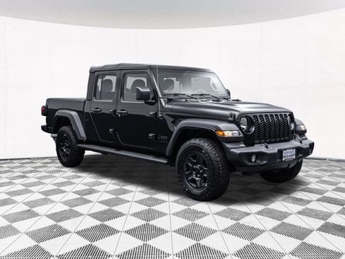 Used 2021 Jeep Gladiator Sport image 16