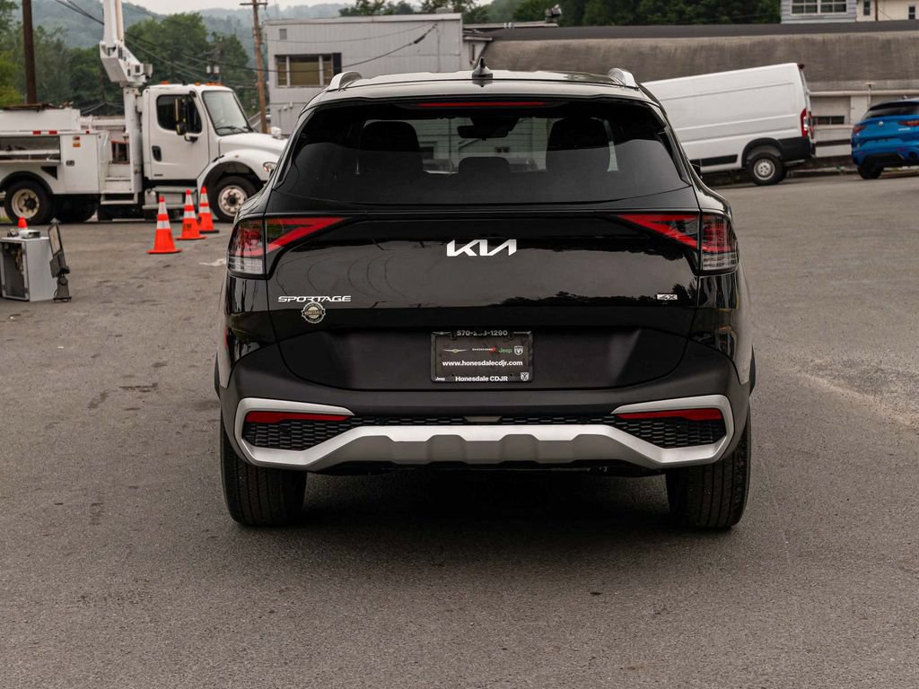 Used 2025 Kia Sportage EX AWD/4WD image 5
