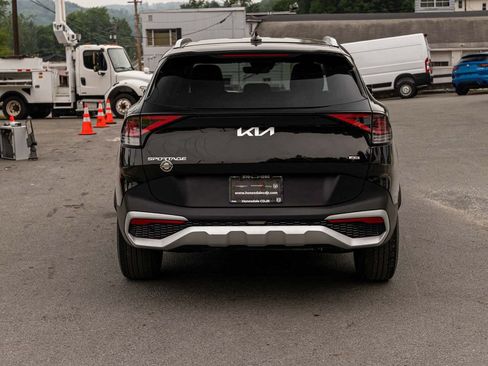 Used 2025 Kia Sportage EX AWD/4WD image 5