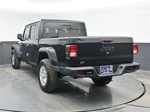 Used 2022 Jeep Gladiator Sport image 7