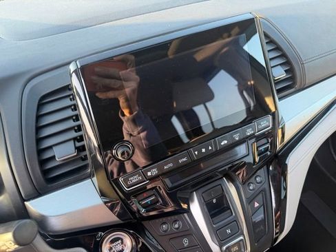 Used 2018 Honda Odyssey Elite image 19
