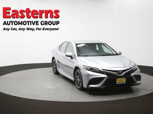 Used 2021 Toyota Camry SE w/ Carpet Mat Package (TMS) FWD image 50