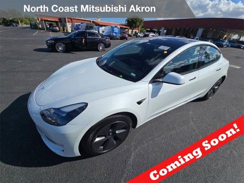 Used 2023 Tesla Model 3 Standard Range image 1