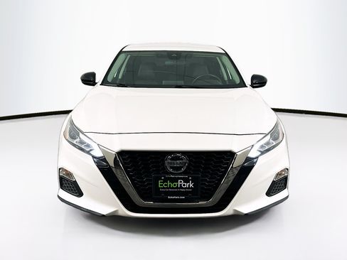 Used 2022 Nissan Altima 2.5 SR FWD image 2