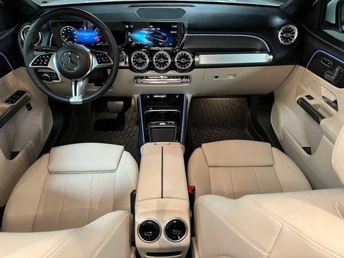 Certified 2025 Mercedes-Benz GLB 250 4MATIC image 38