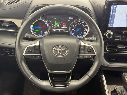 Used 2022 Toyota Highlander Limited AWD/4WD image 17