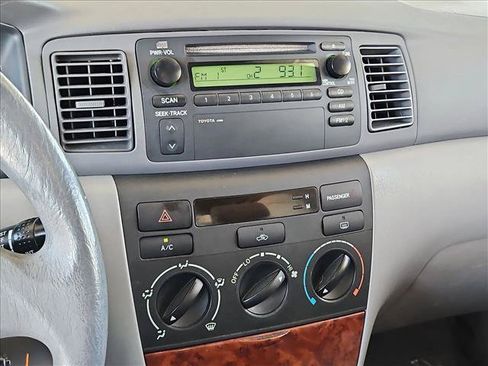 Used 2003 Toyota Corolla LE FWD image 13