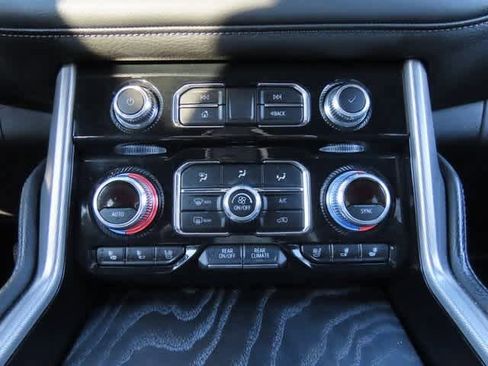 Used 2023 GMC Yukon Denali image 24