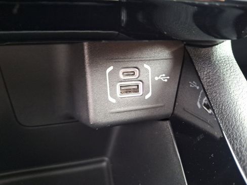 New 2025 Jeep Compass Limited w/ Sun & Sound Group image 19