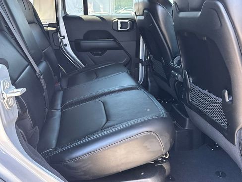 Used 2024 Jeep Wrangler High Altitude AWD/4WD image 15