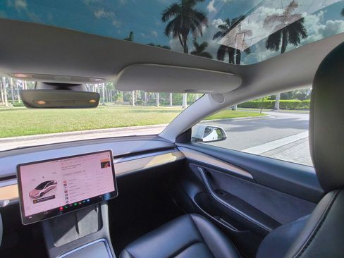 Used 2022 Tesla Model 3 RWD image 10