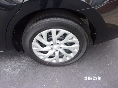 Used 2018 Toyota Corolla LE image 15