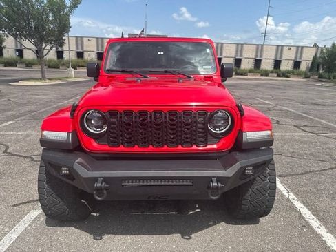 Used 2024 Jeep Wrangler Unlimited Sahara w/ Technology Group AWD/4WD image 2