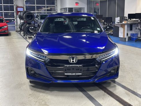 Used 2022 Honda Accord Sport image 2