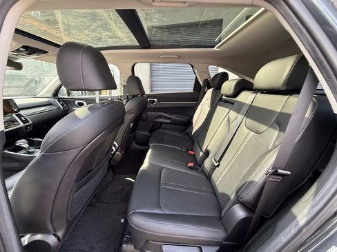 Used 2023 Kia Sorento S w/ Panoramic Sunroof Package FWD image 10