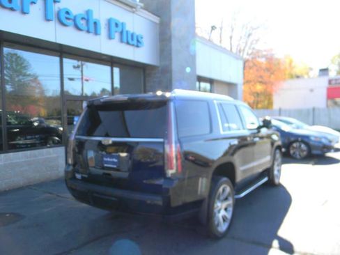 Used 2017 Cadillac Escalade Luxury image 6