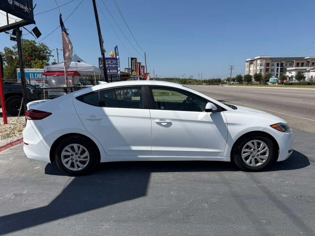 Used 2017 Hyundai Elantra SE FWD image 4