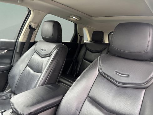 Used 2018 Cadillac XT5 Luxury w/ Driver Awareness Package image 17